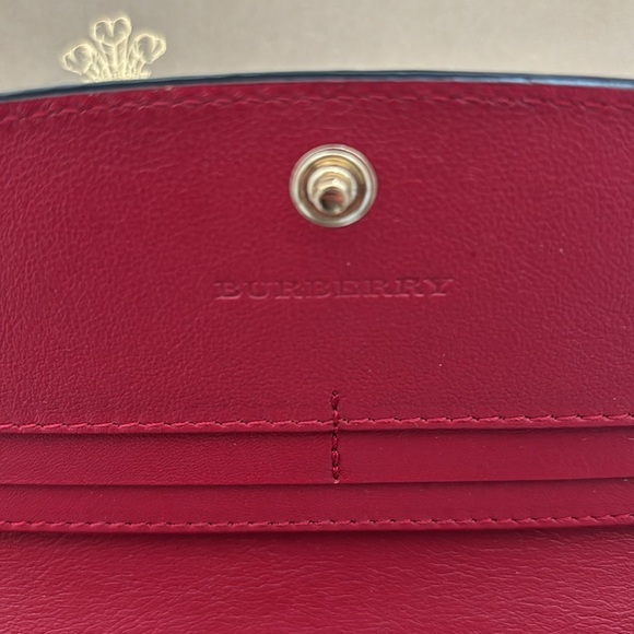 Burberry horse ferry check porter Red and Beige Wallet - Picture 4 of 9